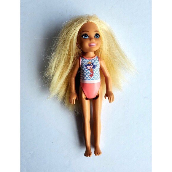 Barbie Club Chelsea 2 Story Playhouse Chelsea Blonde Beach Doll Mermaid Suit - Picture 4 of 9
